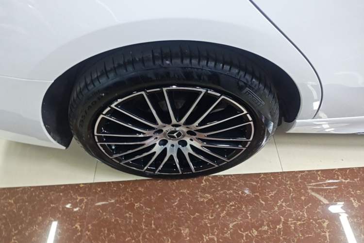 Used Mercedes-Benz C-Class 2024 Restyled C 260 L Sport Edition Right Rear Wheel Hub