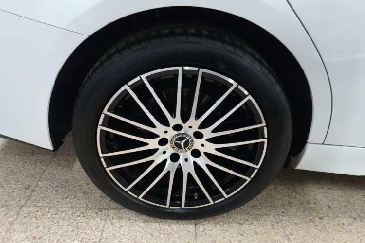 Used Mercedes-Benz C-Class 2024 Restyled C 260 L Sport Edition Right Rear Wheel Hub