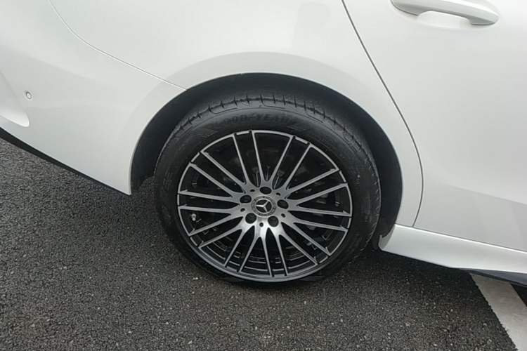 Used Mercedes-Benz C-Class 2024 Restyled C-Class 260 L Sport Edition Right Rear Wheel Hub
