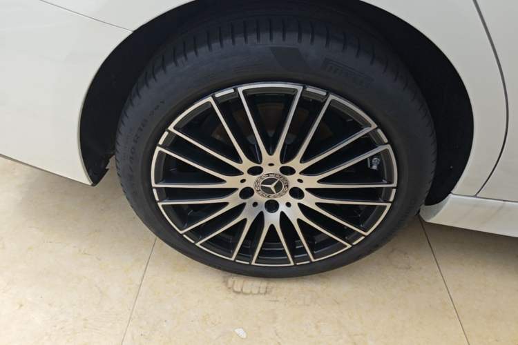 Used Mercedes-Benz C-Class 2024 C 260 L Sport Edition Right Rear Wheel Hub