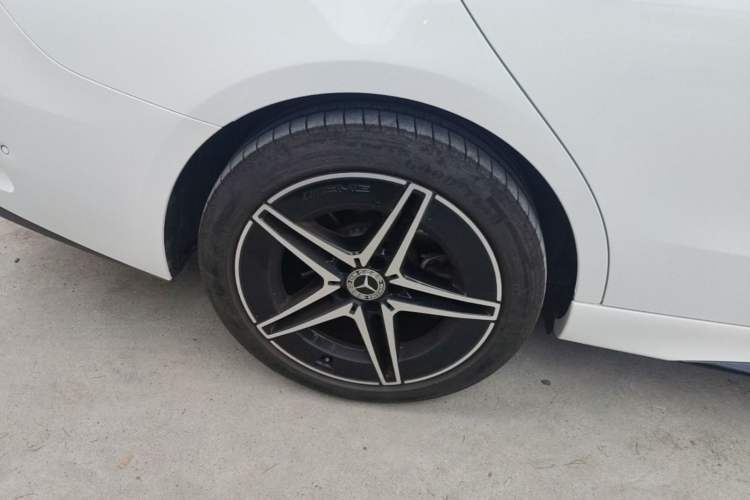 Used Mercedes-Benz C-Class 2024 Facelift C 260 L Night Edition Sport Version Right Rear Wheel Hub