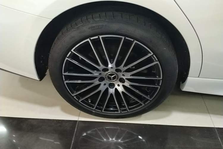 Used Mercedes-Benz C-Class 2024 Second Facelift C 260 L Sport Edition Right Rear Wheel Hub