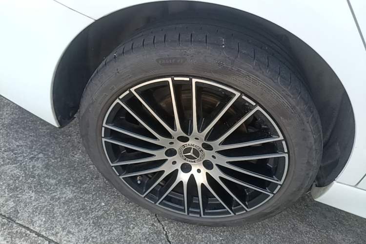 Used Mercedes-Benz C-Class 2024 Restyled C 260 L Sport Edition Right Rear Wheel Hub