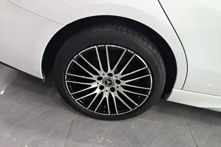 Used Mercedes-Benz C-Class 2024 Restyled C-Class 260 L Sport Edition Right Rear Wheel Hub