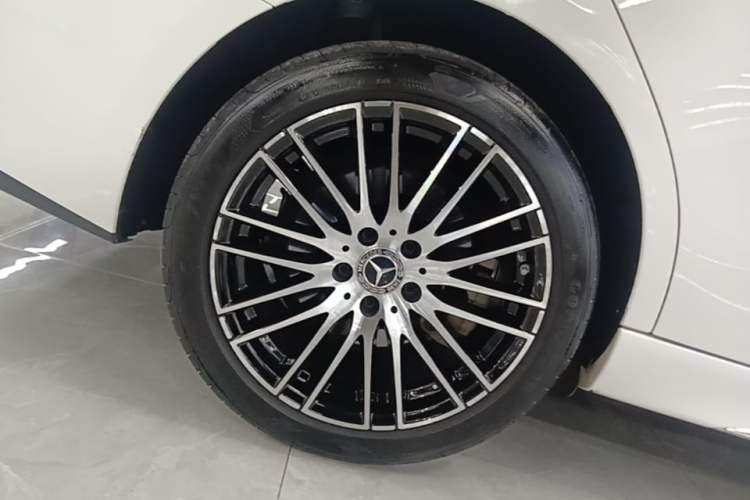 Used Mercedes-Benz C-Class 2024 C 260 L Sport Edition Right Rear Wheel Hub