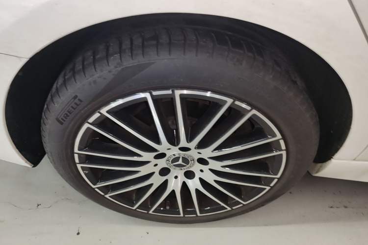 Used Mercedes-Benz C-Class 2024 Restyled C 260 L Sport Edition Right Rear Wheel Hub