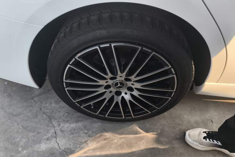 Used Mercedes-Benz C-Class 2024 C 200 L Sport Edition Right Rear Wheel Hub