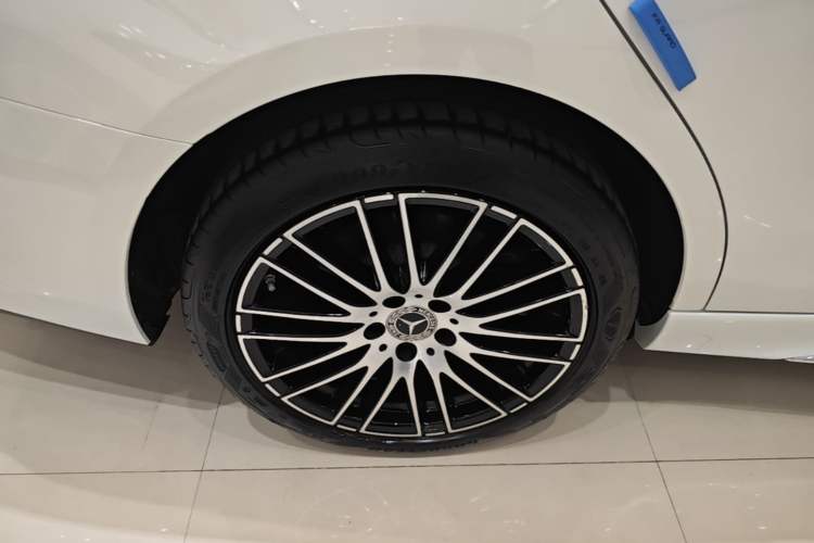 Used Mercedes-Benz C-Class 2024 C 200 L Sport Edition Right Rear Wheel Hub