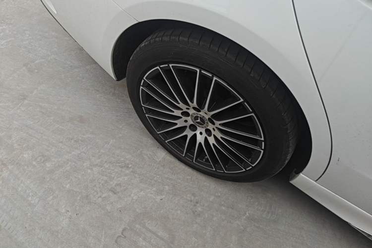 Used Mercedes-Benz C-Class 2024 Restyled C 260 L Sport Edition Right Rear Wheel Hub