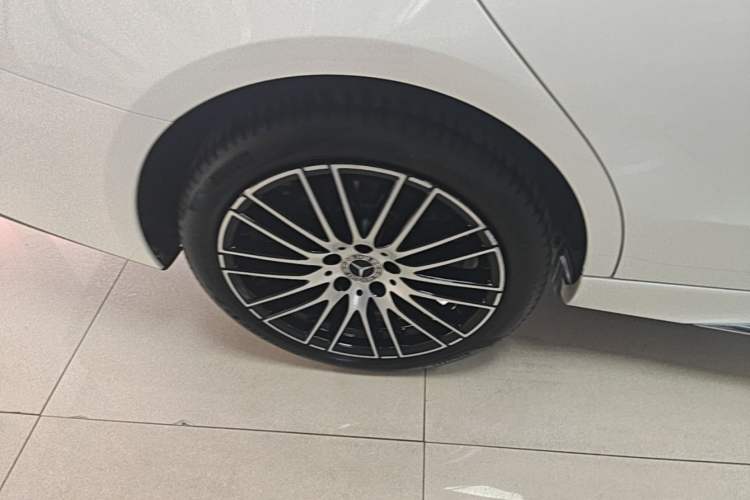 Used Mercedes-Benz C-Class 2024 Restyled C-Class 260 L Sport Edition Right Rear Wheel Hub