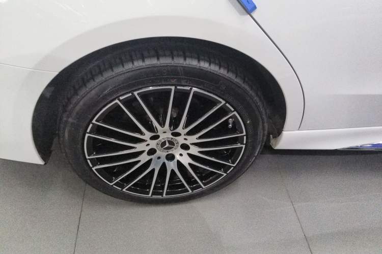 Used Mercedes-Benz C-Class 2024 Restyled C 260 L Sport Edition Right Rear Wheel Hub