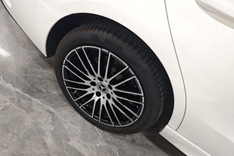 Used Mercedes-Benz C-Class 2024 Restyled C 200 L Sport Edition Right Rear Wheel Hub
