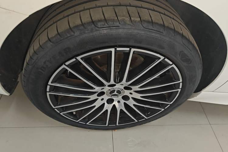 Used Mercedes-Benz C-Class 2024 Restyled C-Class 260 L Sport Edition Right Rear Wheel Hub