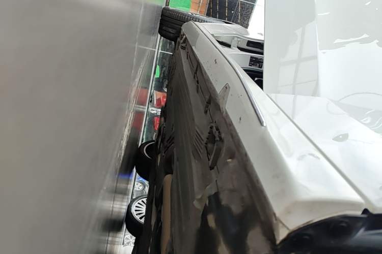 Used Mercedes-Benz C-Class 2024 Second Facelift C 260 L Sport Edition Right Side Sill