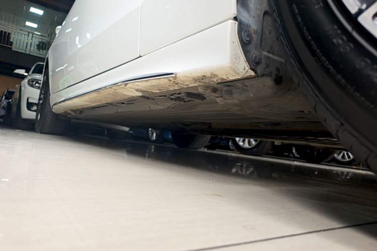 Used Mercedes-Benz C-Class 2024 C 200 L Sport Edition Right Side Sill
