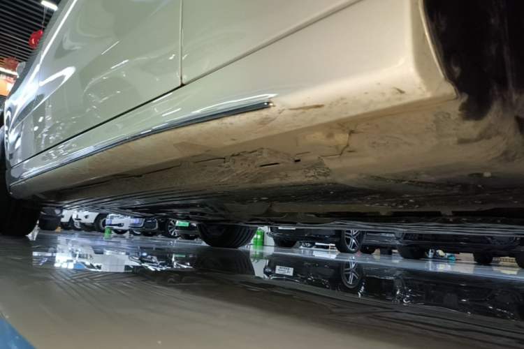 Used Mercedes-Benz C-Class 2024 Restyled C 200 L Sport Edition Right Side Sill