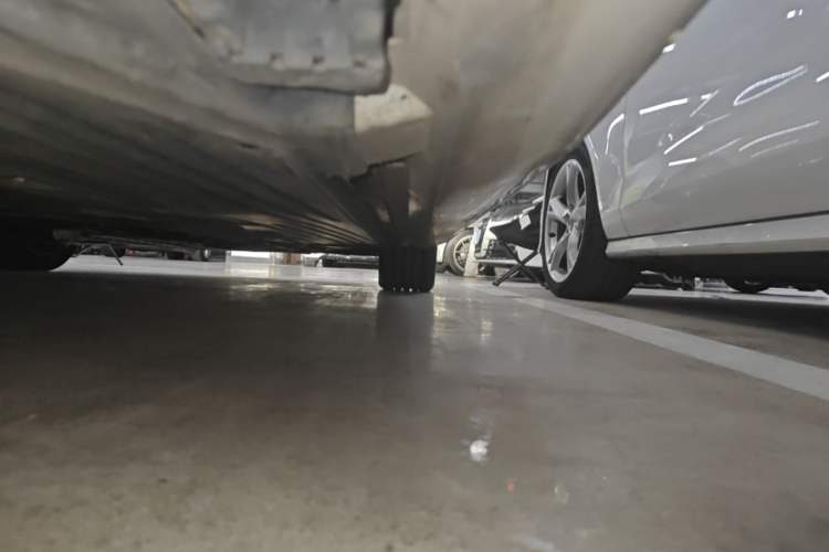 Used Mercedes-Benz C-Class 2024 Restyled C 260 L Sport Edition Right Side Sill
