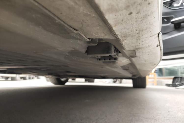 Used Mercedes-Benz C-Class 2024 Restyled C 260 L Sport Edition Right Side Sill