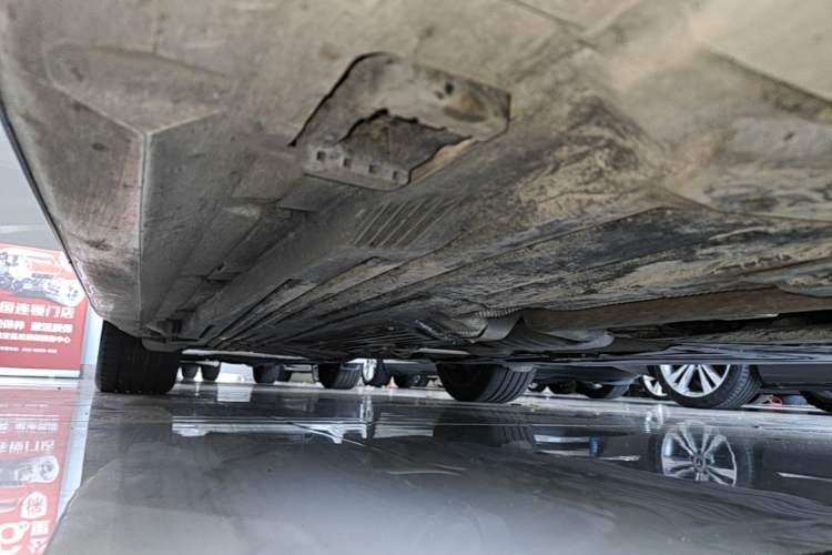 Used Mercedes-Benz C-Class 2024 Second Facelift C 260 L Starry Night Sport Edition Right Side Sill