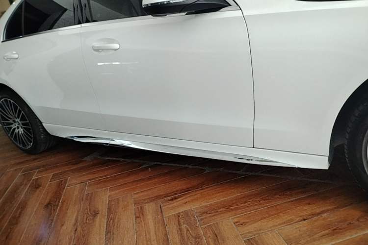Used Mercedes-Benz C-Class 2024 Restyled C 200 L Sport Edition Right Side Sill