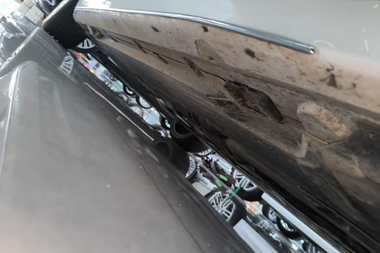 Used Mercedes-Benz C-Class 2024 Second Facelift C 260 L Sport Edition Right Side Sill
