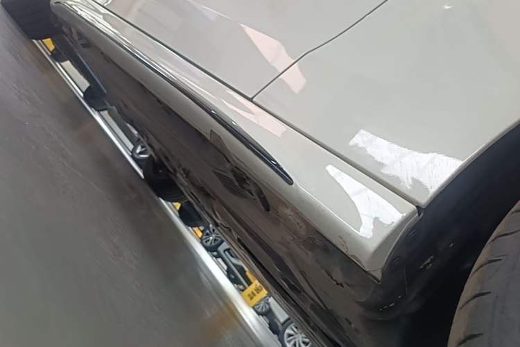 Used Mercedes-Benz C-Class 2024 Facelift C 260 L Night Edition Sport Version Right Side Sill