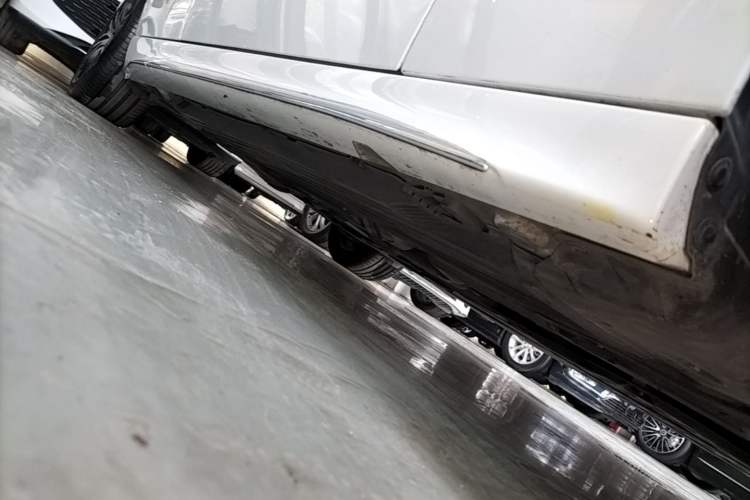Used Mercedes-Benz C-Class 2024 Restyled C 260 L Sport Edition Right Side Sill