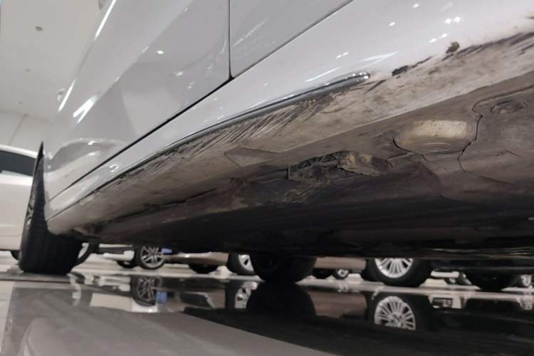 Used Mercedes-Benz C-Class 2024 C 260 L Sport Edition Right Side Sill
