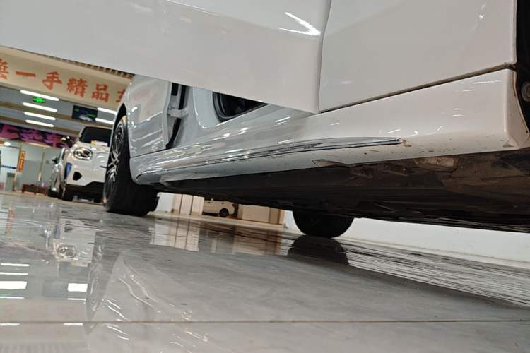 Used Mercedes-Benz C-Class 2024 Restyled C-Class 260 L Sport Edition Right Side Sill