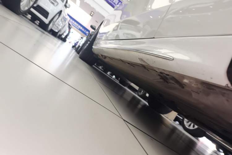 Used Mercedes-Benz C-Class 2024 C 260 L Sport Edition Right Side Sill