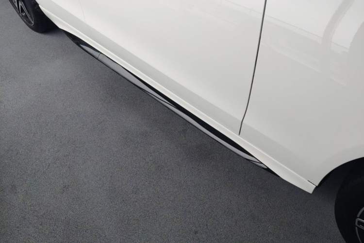 Used Mercedes-Benz C-Class 2024 Facelift C 260 L Night Edition Sport Version Right Side Sill