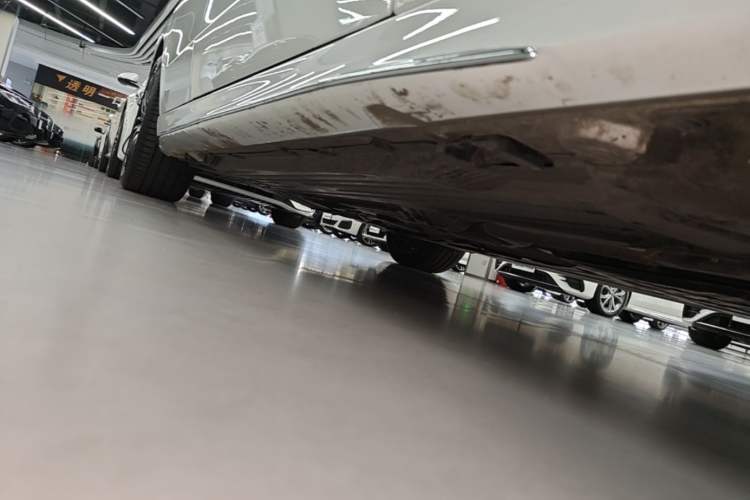 Used Mercedes-Benz C-Class 2024 Second Facelift C 260 L Sport Edition Right Side Sill