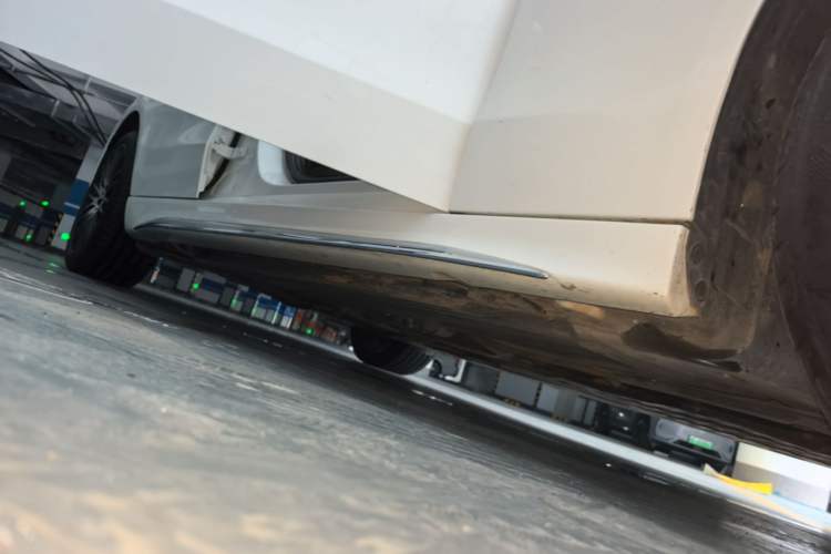 Used Mercedes-Benz C-Class 2024 Restyled C 260 L Sport Edition Right Side Sill