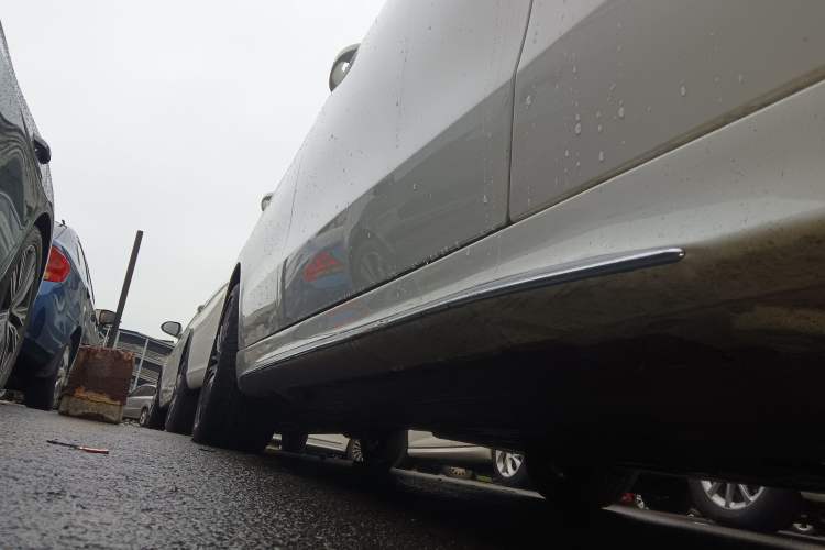 Used Mercedes-Benz C-Class 2024 Second Facelift C 260 L Sport Edition Right Side Sill