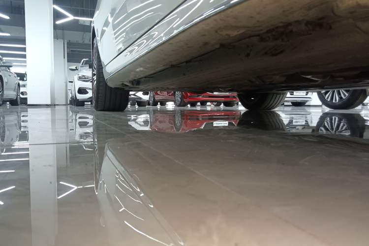 Used Mercedes-Benz C-Class 2024 Restyled C 260 L Sport Edition Right Side Sill