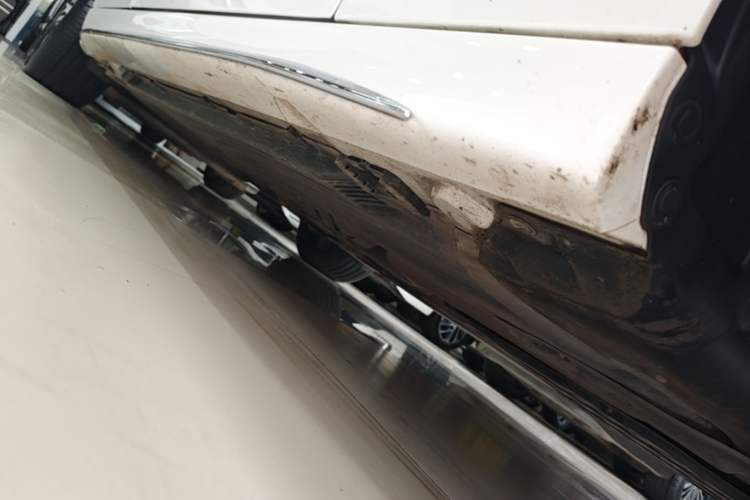 Used Mercedes-Benz C-Class 2024 Second Facelift C 260 L Sport Edition Right Side Sill