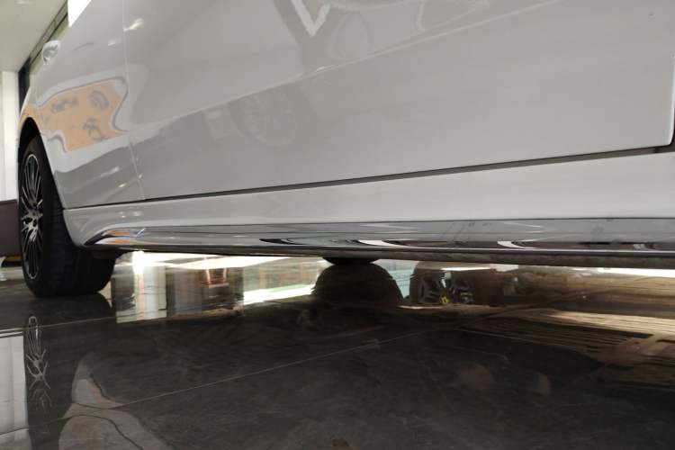 Used Mercedes-Benz C-Class 2024 C 200 L Sport Edition Right Side Sill