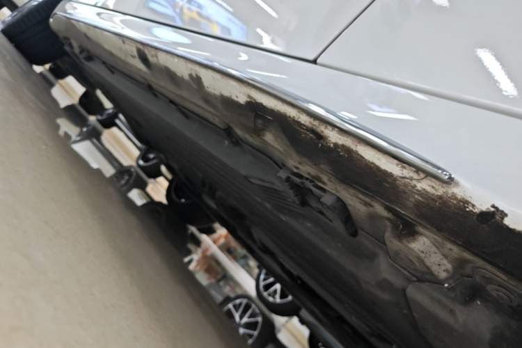 Used Mercedes-Benz C-Class 2024 Restyled C 260 L Sport Edition Right Side Sill