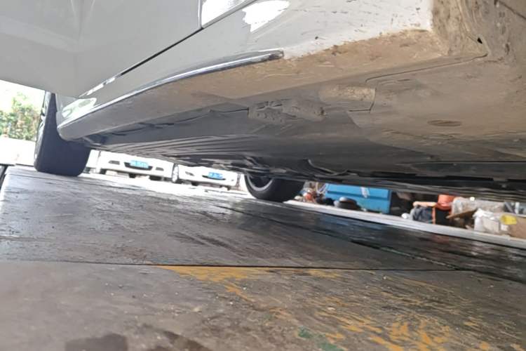 Used Mercedes-Benz C-Class 2024 C 260 L Sport Edition Right Side Sill