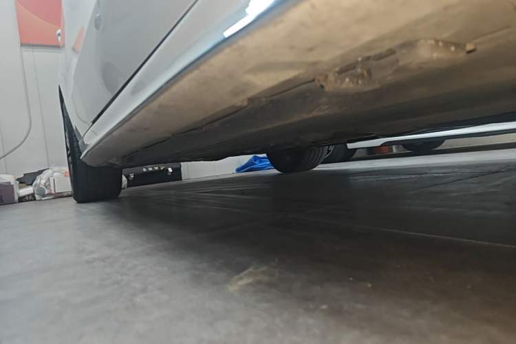 Used Mercedes-Benz C-Class 2024 Second Facelift C 260 L Sport Edition Right Side Sill
