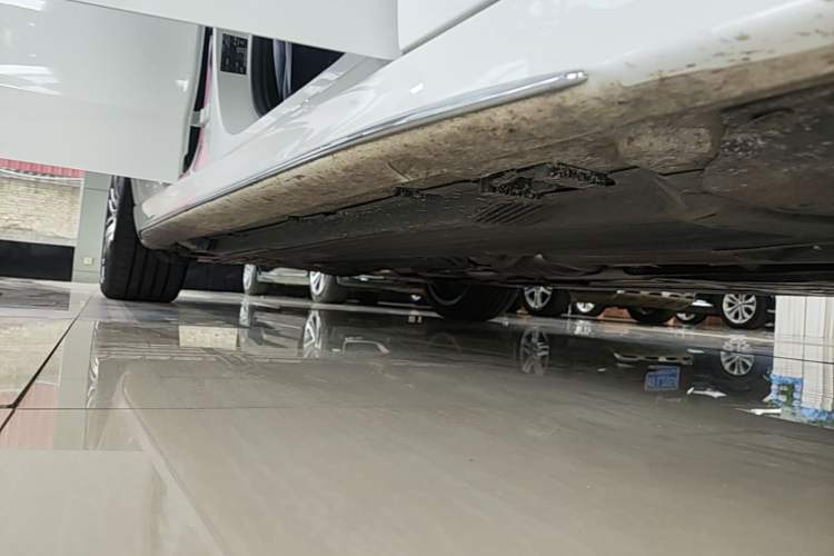 Used Mercedes-Benz C-Class 2024 Second Facelift C 260 L Sport Edition Right Side Sill