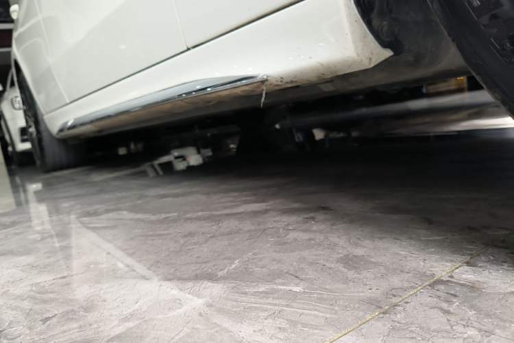 Used Mercedes-Benz C-Class 2024 C 260 L Sport Edition Right Side Sill