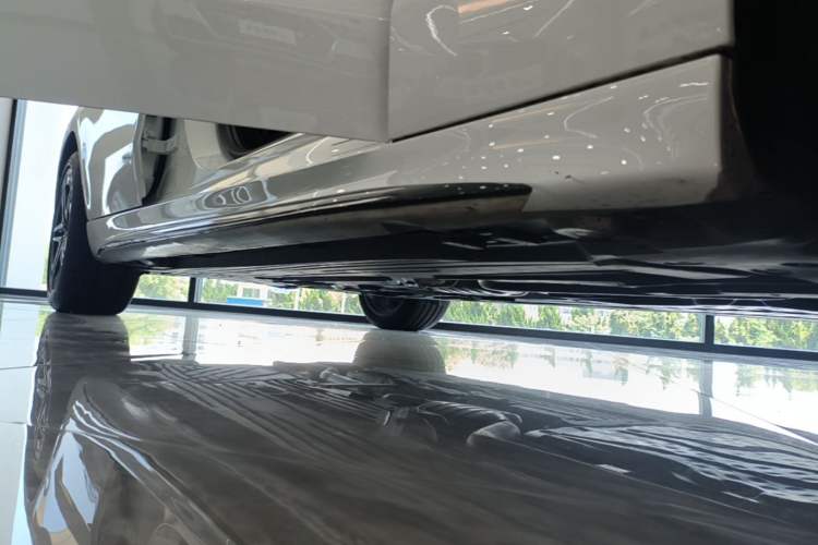 Used Mercedes-Benz C-Class 2024 Second Facelift C 260 L Starry Night Sport Edition Right Side Sill