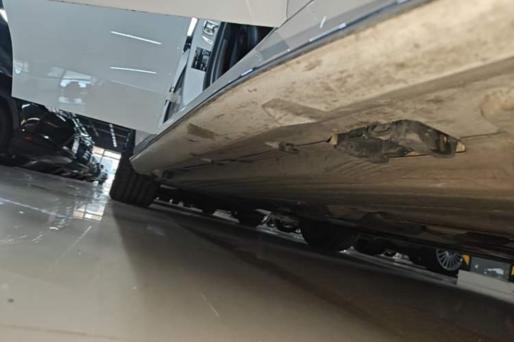 Used Mercedes-Benz C-Class 2024 Restyled C 260 L Sport Edition Right Side Sill