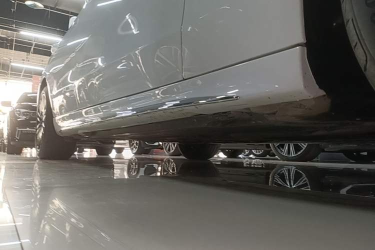 Used Mercedes-Benz C-Class 2024 Second Facelift C 260 L Sport Edition Right Side Sill