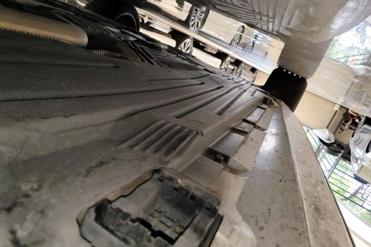 Used Mercedes-Benz C-Class 2024 Second Facelift C 260 L Starry Night Sport Edition Right Side Sill
