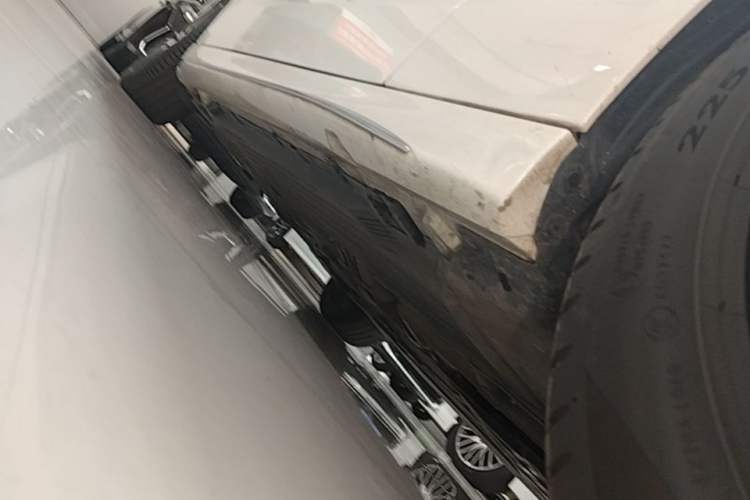 Used Mercedes-Benz C-Class 2024 Restyled C 260 L Sport Edition Right Side Sill