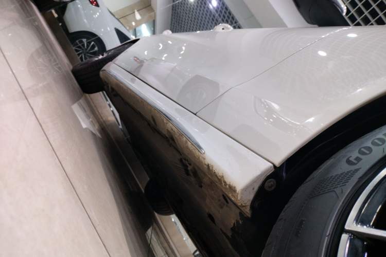 Used Mercedes-Benz C-Class 2024 Restyled C 260 L Sport Edition Right Side Sill