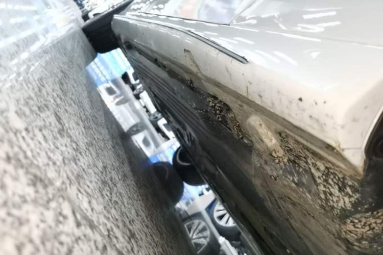 Used Mercedes-Benz C-Class 2024 Restyled C 200 L Sport Edition Right Side Sill