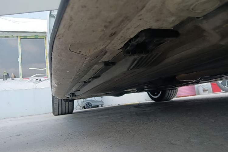 Used Mercedes-Benz C-Class 2024 Restyled C 260 L Sport Edition Right Side Sill
